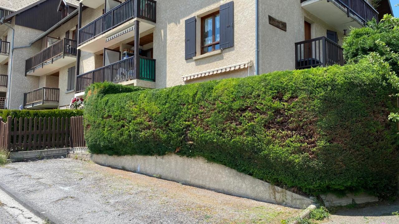 Embrun - Appartement 4/6 Personnes Avec Exterieurs Buitenkant foto