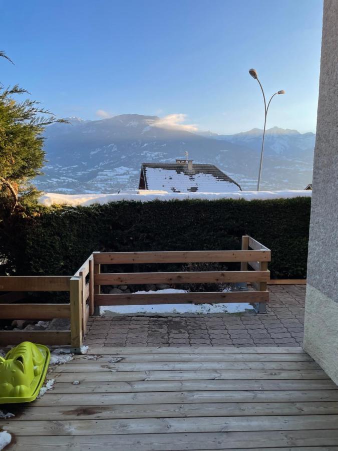 Embrun - Appartement 4/6 Personnes Avec Exterieurs Buitenkant foto